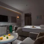 Effect Algara מלון קרנבו